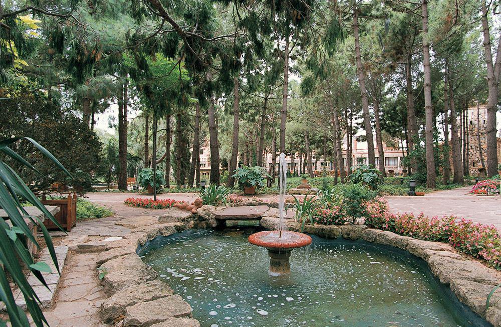Hotel Termes Montbrió Montbrió del Camp Instalações foto